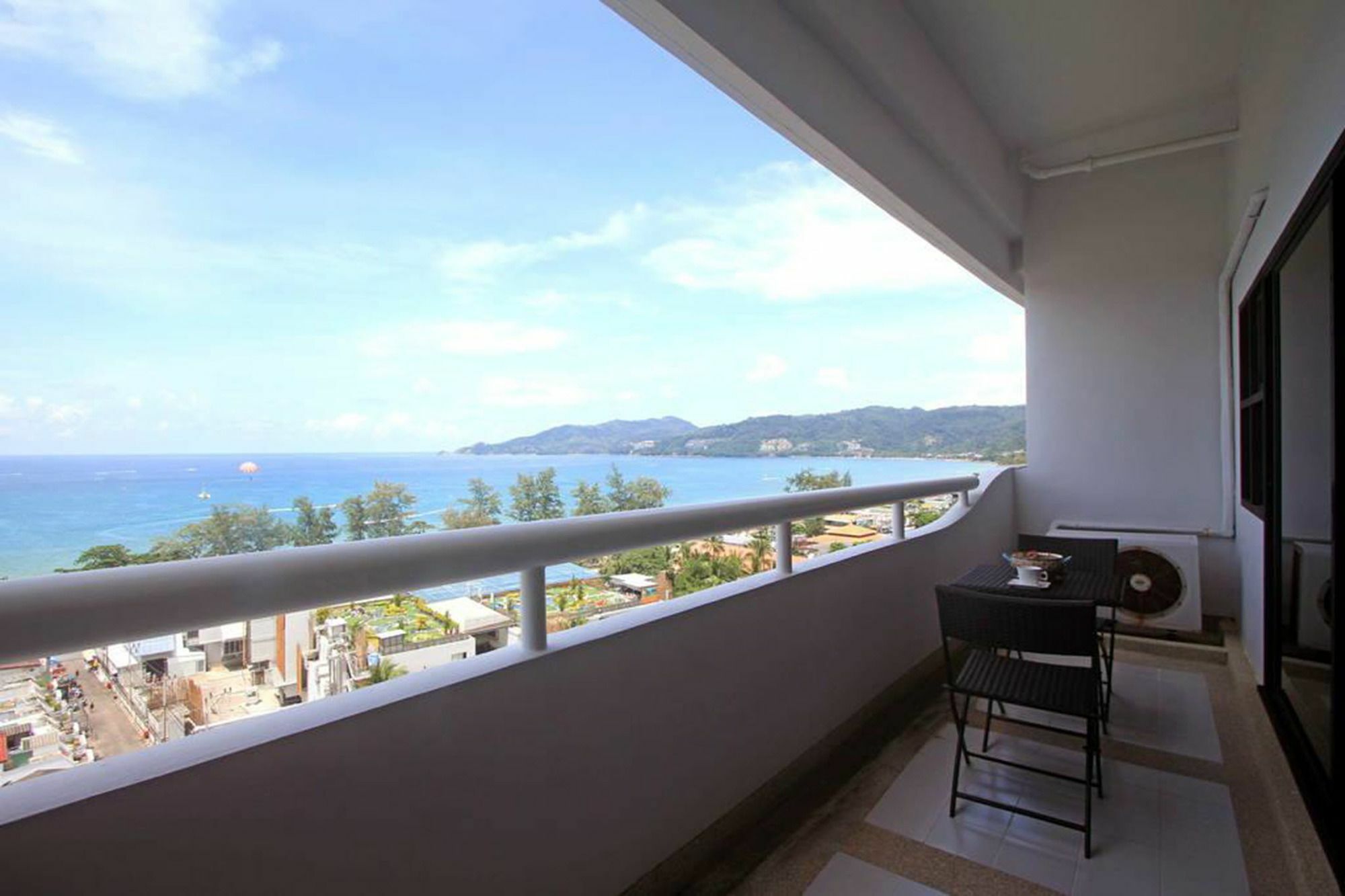 Patong Tower By United 21 Thailand Eksteriør billede